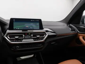 BMW X3 xD20d Panorama Kamera DAB AHK Sport 19Zoll