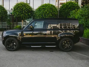 Land Rover Defender 110 X-Dynamic HSE