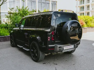Land Rover Defender 110 X-Dynamic HSE