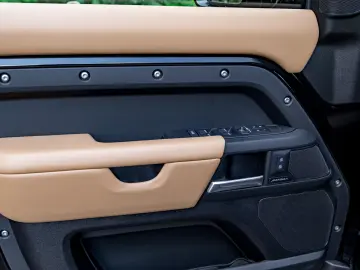 Land Rover Defender 110 X-Dynamic HSE