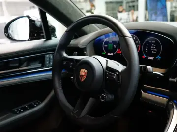 PORSCHE Panamera 4 E-Hybrid InnoDrive HA-Lenkung Head-Up