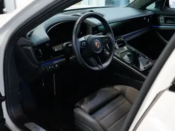 PORSCHE Panamera 4 E-Hybrid InnoDrive HA-Lenkung Head-Up