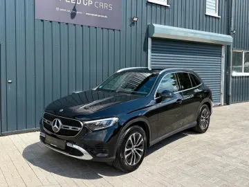 MERCEDES-BENZ GLC 200 4Matic Avantgarde Advanced Pan…