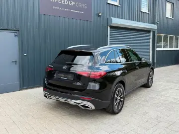 MERCEDES-BENZ GLC 200 4Matic Avantgarde Advanced Pan…