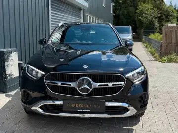 MERCEDES-BENZ GLC 200 4Matic Avantgarde Advanced Pan…