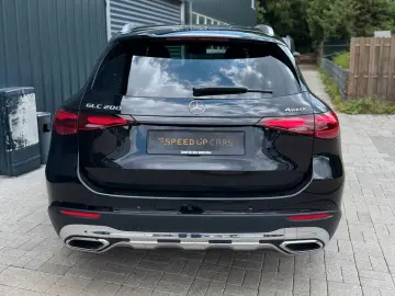MERCEDES-BENZ GLC 200 4Matic Avantgarde Advanced Pan…