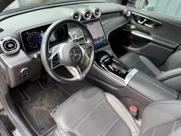 MERCEDES-BENZ GLC 200 4Matic Avantgarde Advanced Pan…