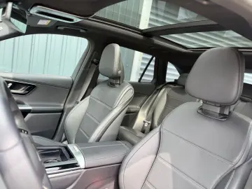 MERCEDES-BENZ GLC 200 4Matic Avantgarde Advanced Pan…