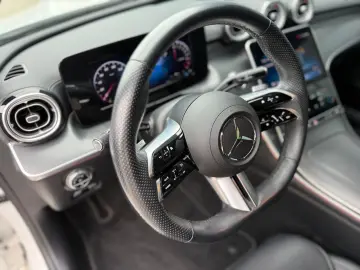 MERCEDES-BENZ C 300e Lim. AMG AHK Ambiente LED Massage MwSt.