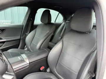 MERCEDES-BENZ C 300e Lim. AMG AHK Ambiente LED Massage MwSt.