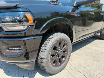 DODGE RAM 2500 Limited Crew 4 5 To 4x4 NAP Abgas MWST