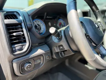 DODGE RAM 2500 Limited Crew 4 5 To 4x4 NAP Abgas MWST