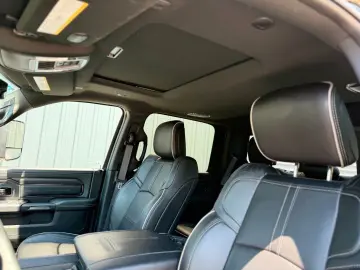 DODGE RAM 2500 Limited Crew 4 5 To 4x4 NAP Abgas MWST