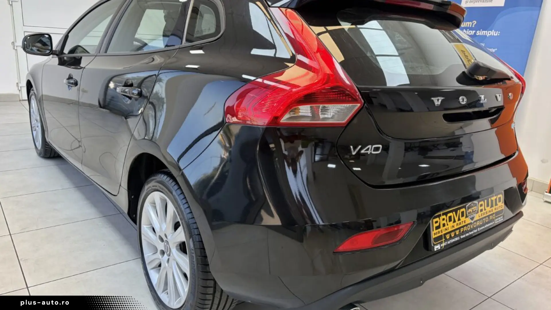 VOLVO V-40 HATCHBACK 2016-03