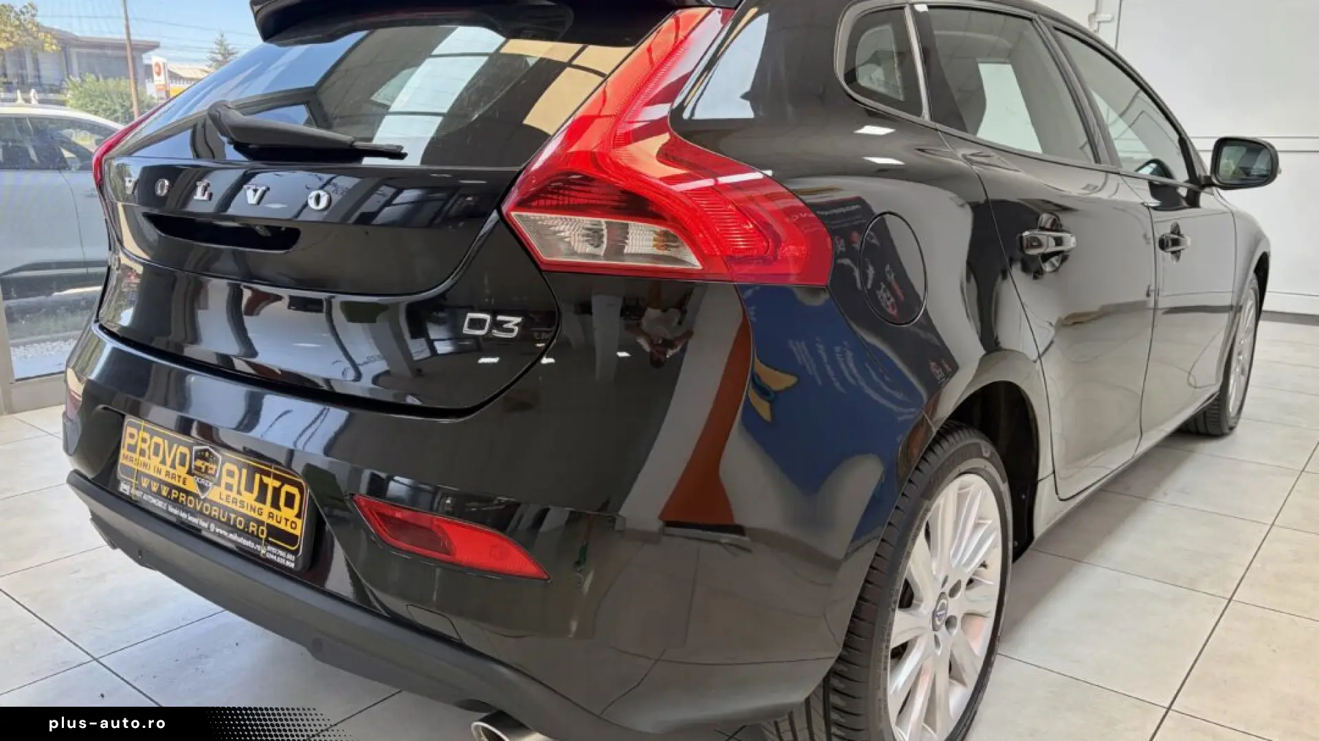 VOLVO V-40 HATCHBACK 2016-03