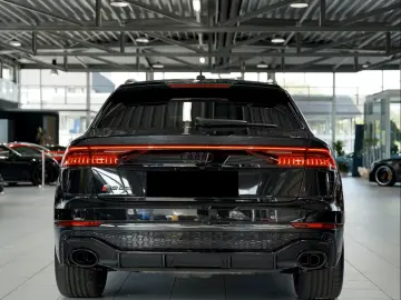 Audi RS Q8 4.0 TFSI quattro