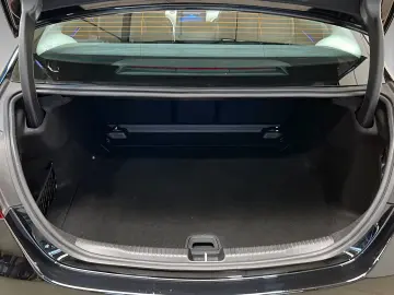 Mercedes-Benz C 220 d AVANTGARDE LED Kame Pano