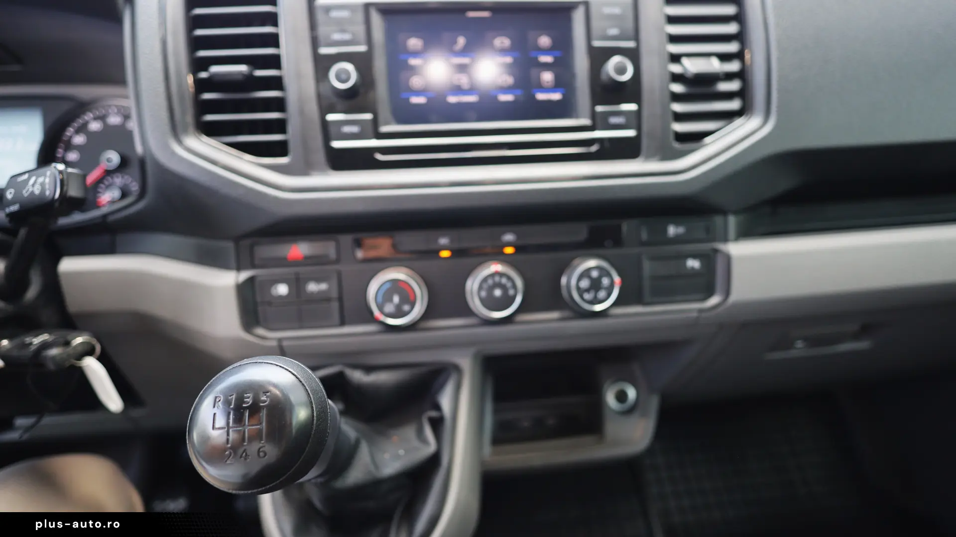Volkswagen Crafter L2H2 2.0D 102CP