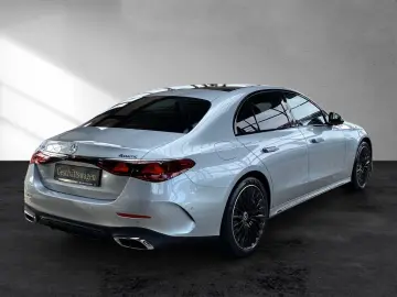 Mercedes-Benz E 300 de 4Matic AMG Line - AIRMATIC