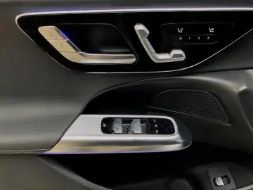 Mercedes-Benz E 300 de 4Matic AMG Line - AIRMATIC