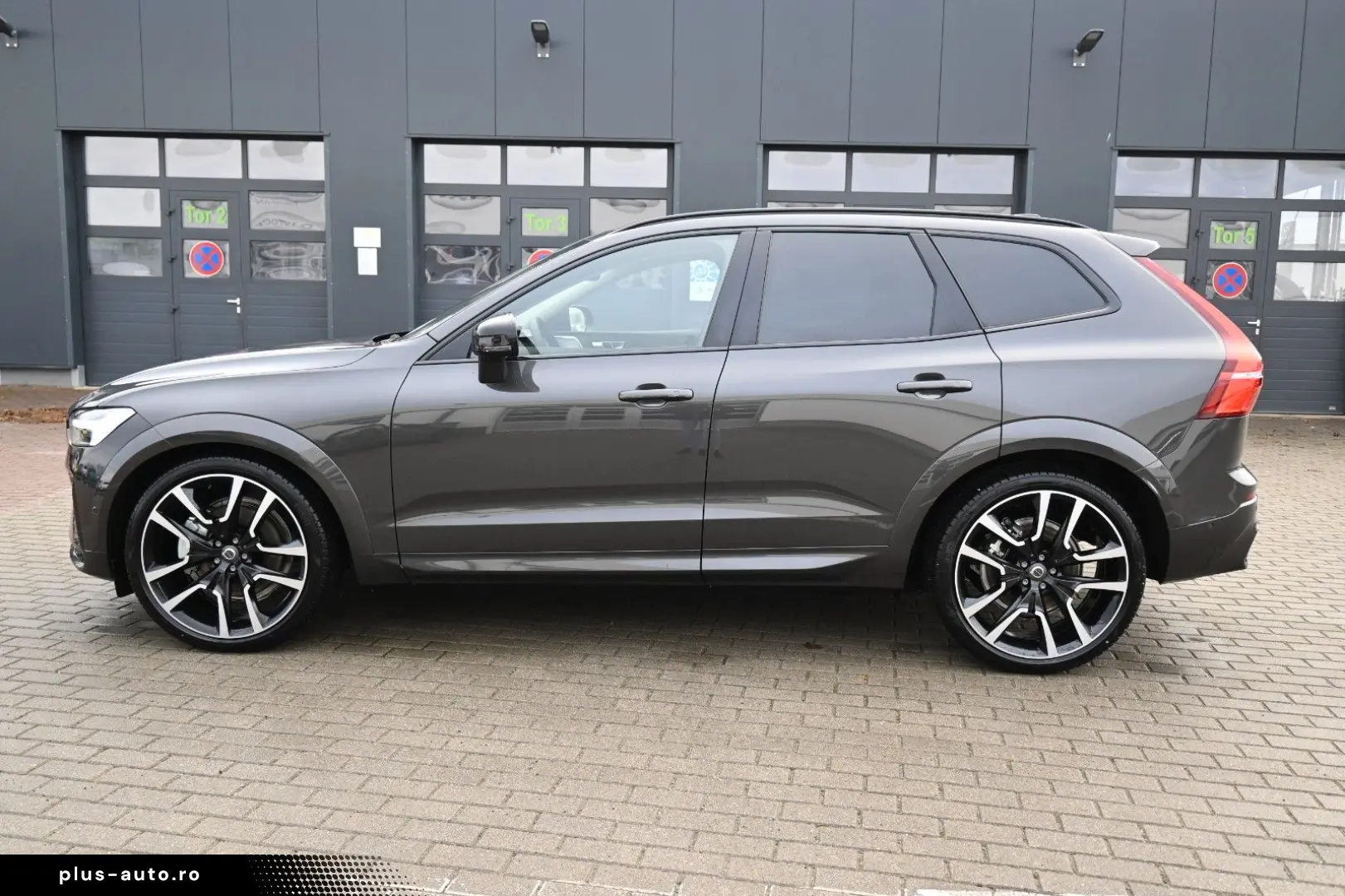 VOLVO XC60 B4D AWD Ultimate Dark STDHZG B&W LUFT ACC