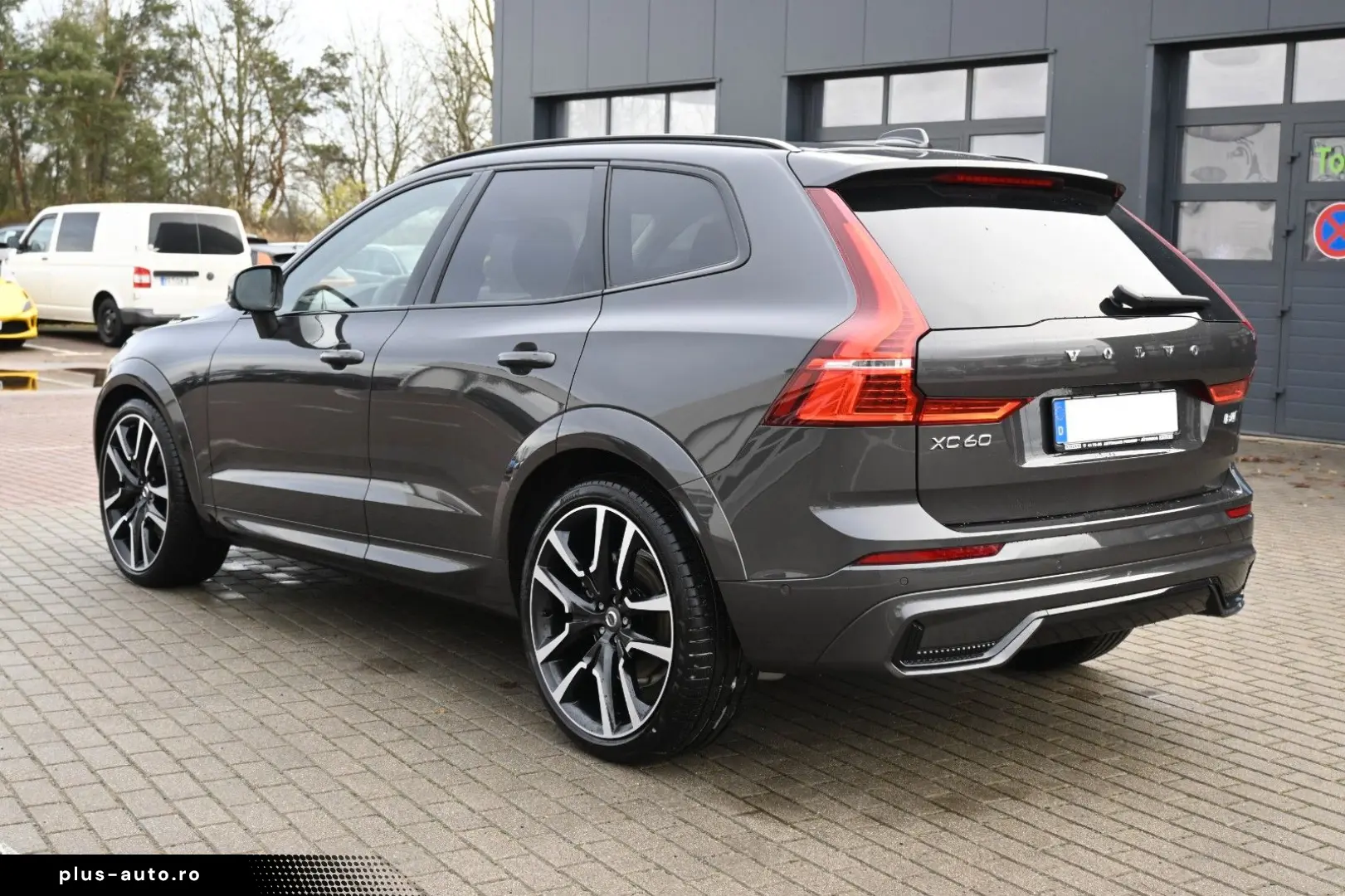 VOLVO XC60 B4D AWD Ultimate Dark STDHZG B&W LUFT ACC