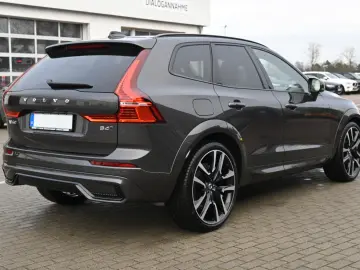 VOLVO XC60 B4D AWD Ultimate Dark STDHZG B&W LUFT ACC