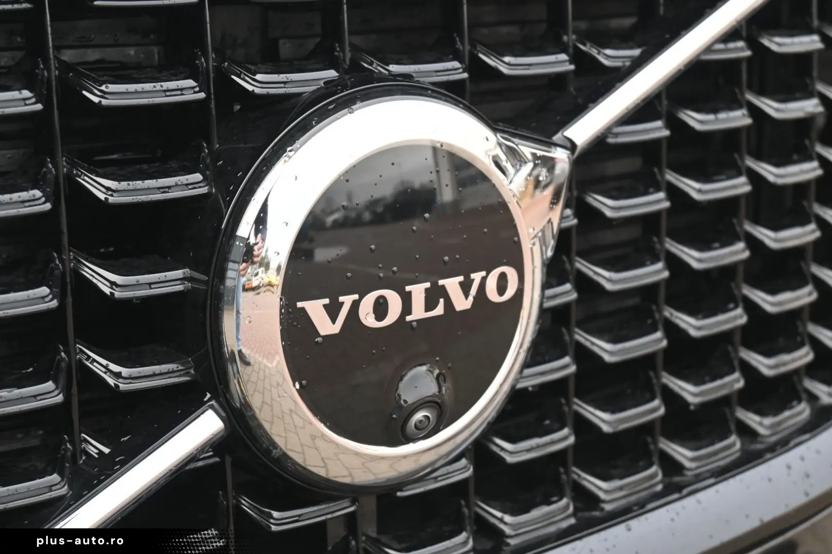 VOLVO XC60 B4D AWD Ultimate Dark STDHZG B&W LUFT ACC