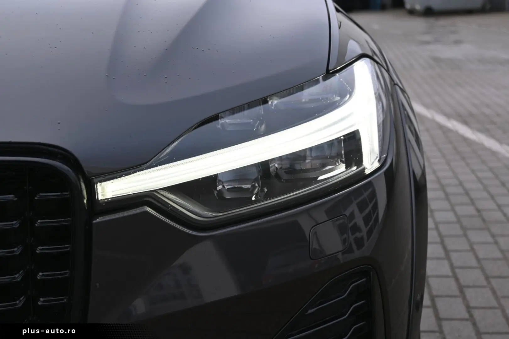 VOLVO XC60 B4D AWD Ultimate Dark STDHZG B&W LUFT ACC