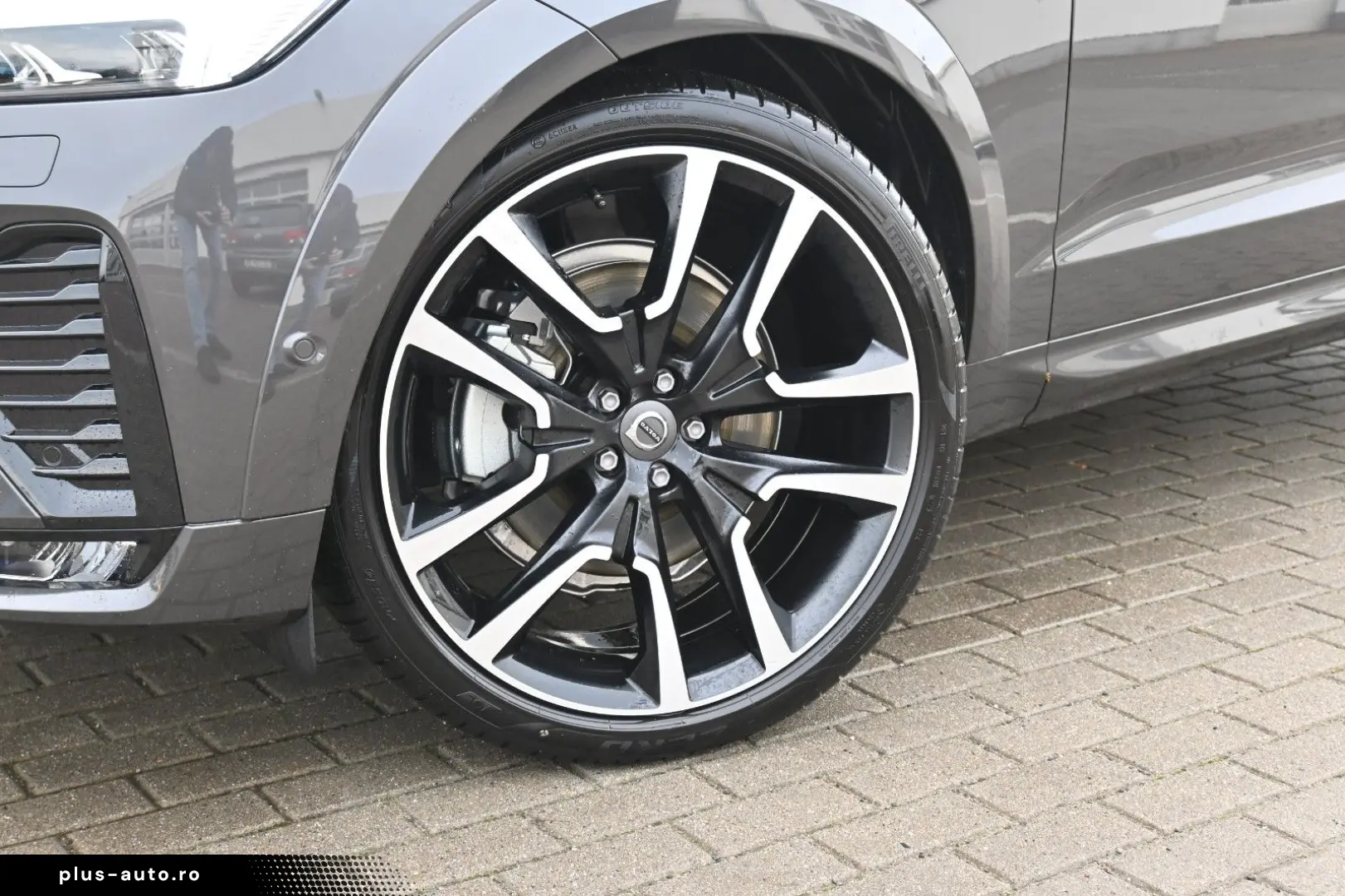 VOLVO XC60 B4D AWD Ultimate Dark STDHZG B&W LUFT ACC