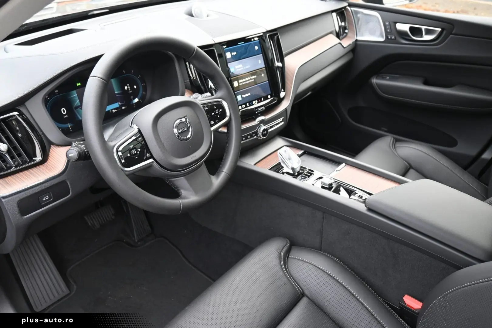VOLVO XC60 B4D AWD Ultimate Dark STDHZG B&W LUFT ACC