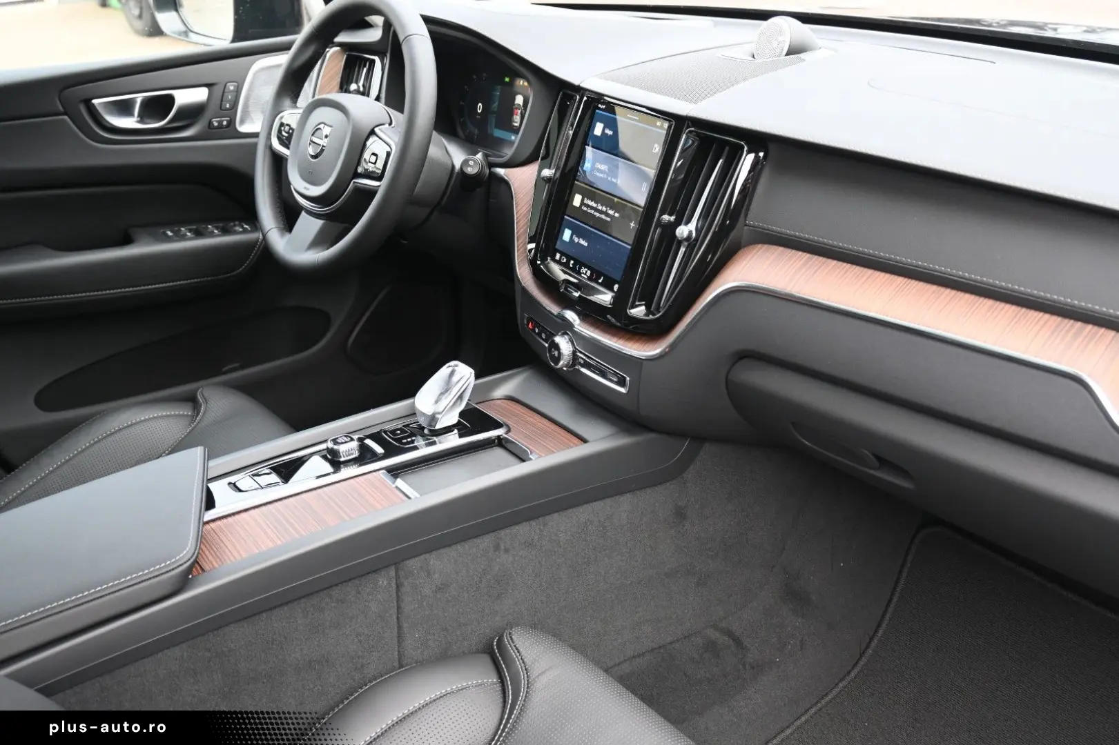 VOLVO XC60 B4D AWD Ultimate Dark STDHZG B&W LUFT ACC