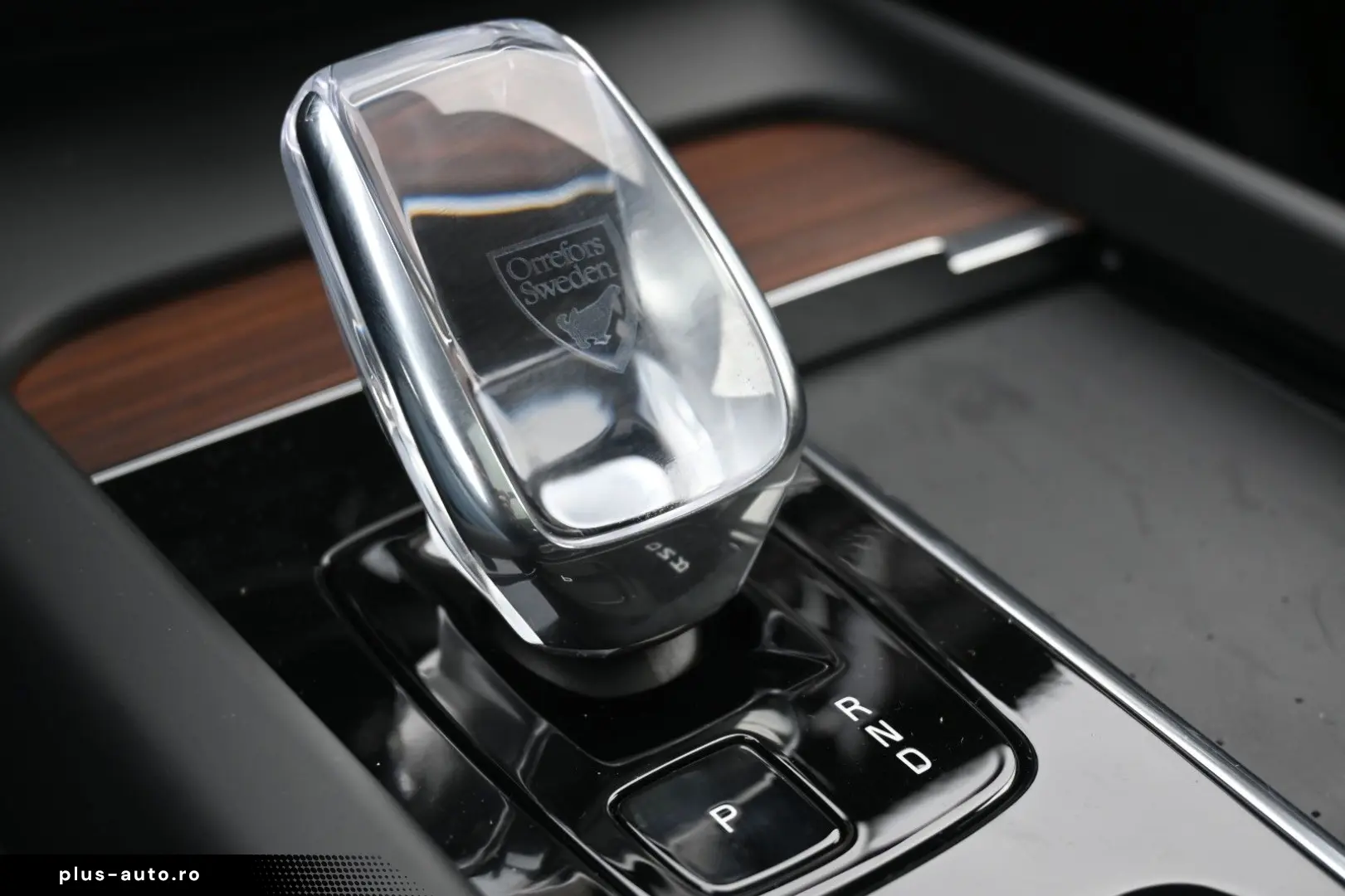 VOLVO XC60 B4D AWD Ultimate Dark STDHZG B&W LUFT ACC