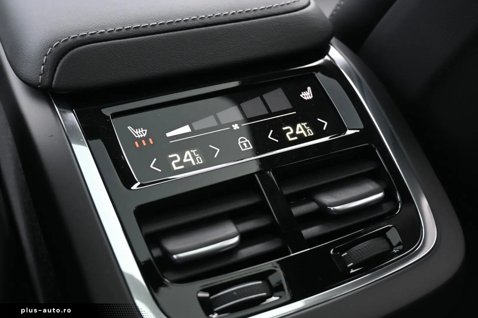 VOLVO XC60 B4D AWD Ultimate Dark STDHZG B&W LUFT ACC
