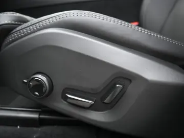 VOLVO XC60 B4D AWD Ultimate Dark STDHZG B&W LUFT ACC