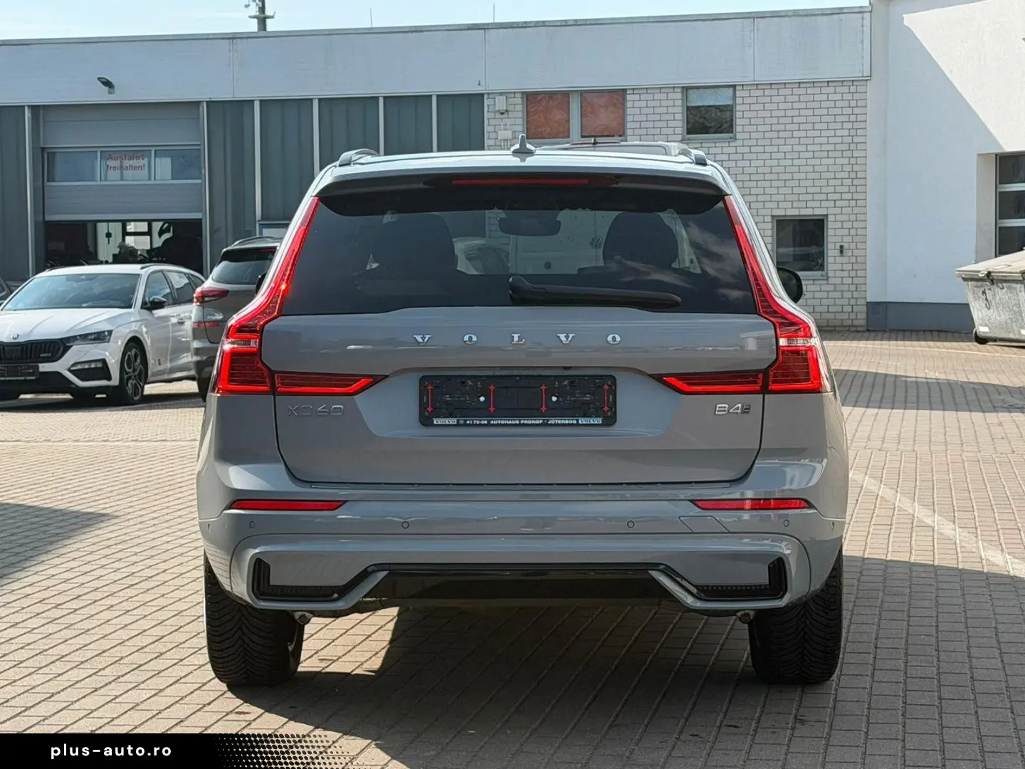 VOLVO XC60 B4D AWD Plus Dark STDHZG 360 ACC