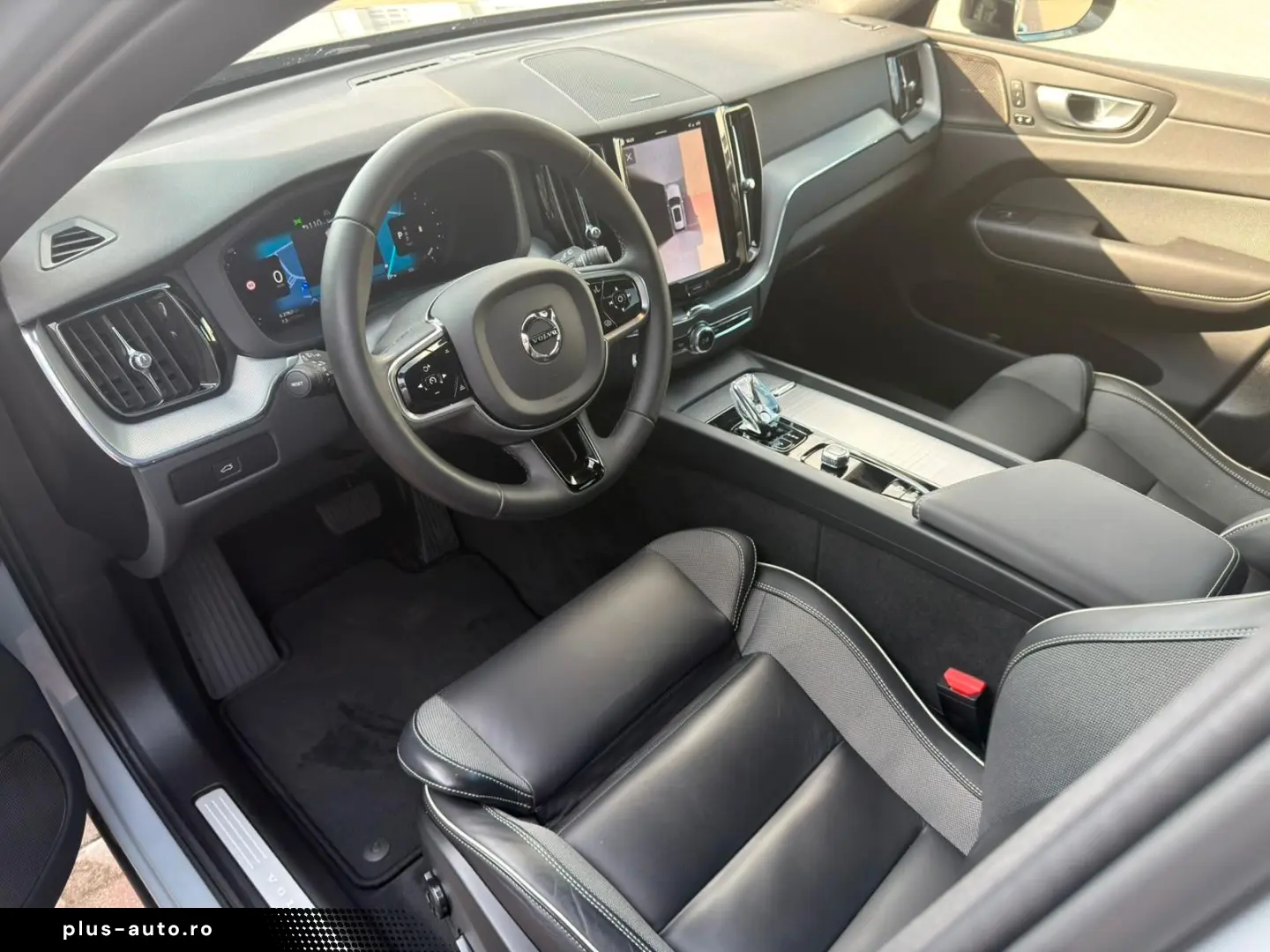 VOLVO XC60 B4D AWD Plus Dark STDHZG 360 ACC
