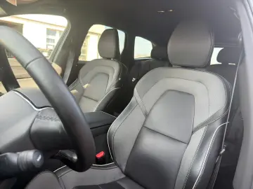 VOLVO XC60 B4D AWD Plus Dark STDHZG 360 ACC