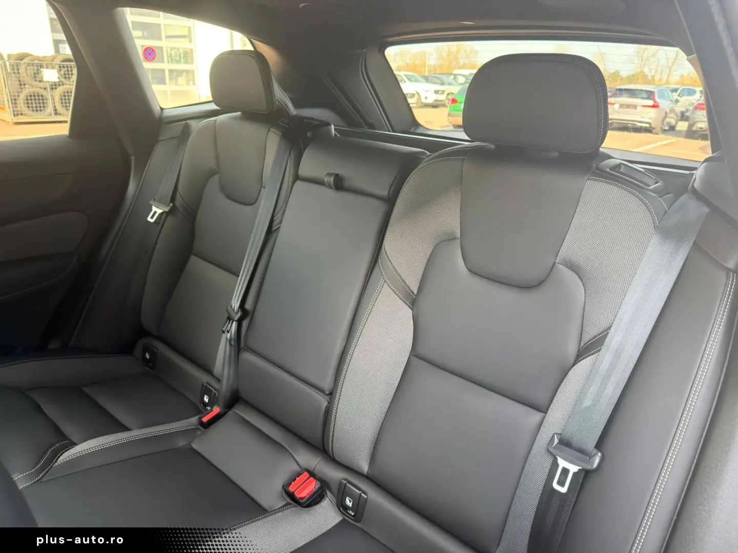 VOLVO XC60 B4D AWD Plus Dark STDHZG 360 ACC