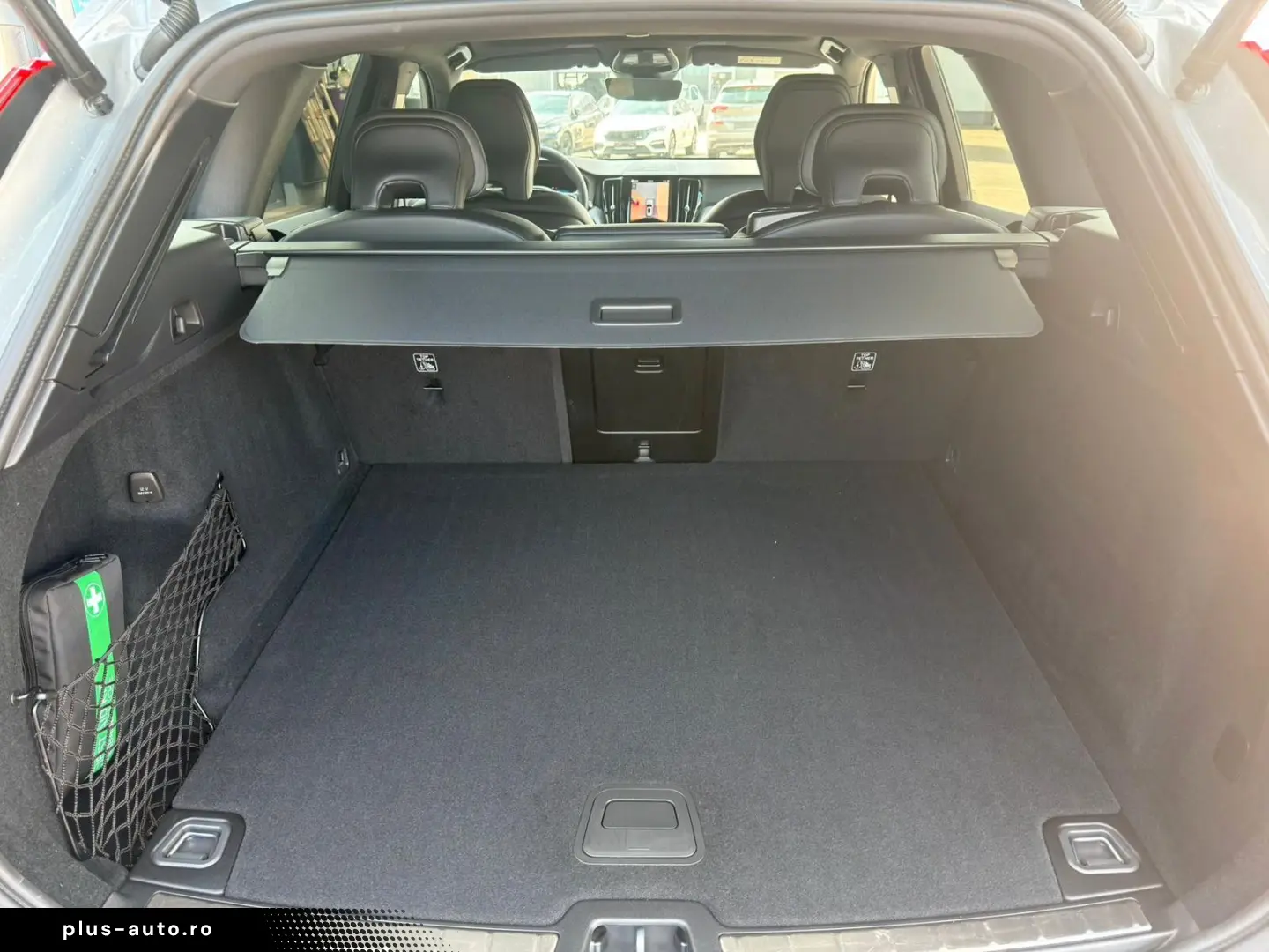 VOLVO XC60 B4D AWD Plus Dark STDHZG 360 ACC