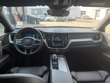 VOLVO XC60 B4D AWD Plus Dark STDHZG 360 ACC