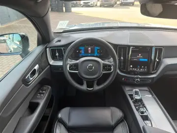 VOLVO XC60 B4D AWD Plus Dark STDHZG 360 ACC