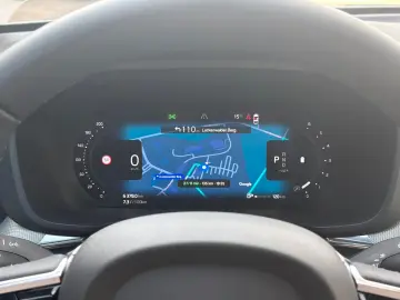 VOLVO XC60 B4D AWD Plus Dark STDHZG 360 ACC