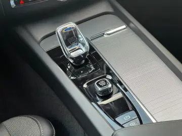 VOLVO XC60 B4D AWD Plus Dark STDHZG 360 ACC