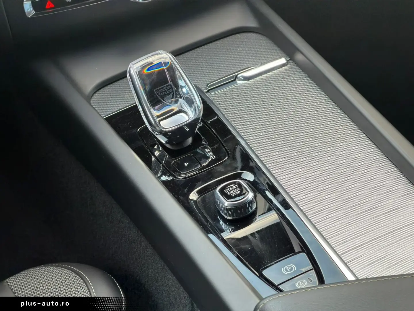VOLVO XC60 B4D AWD Plus Dark STDHZG 360 ACC