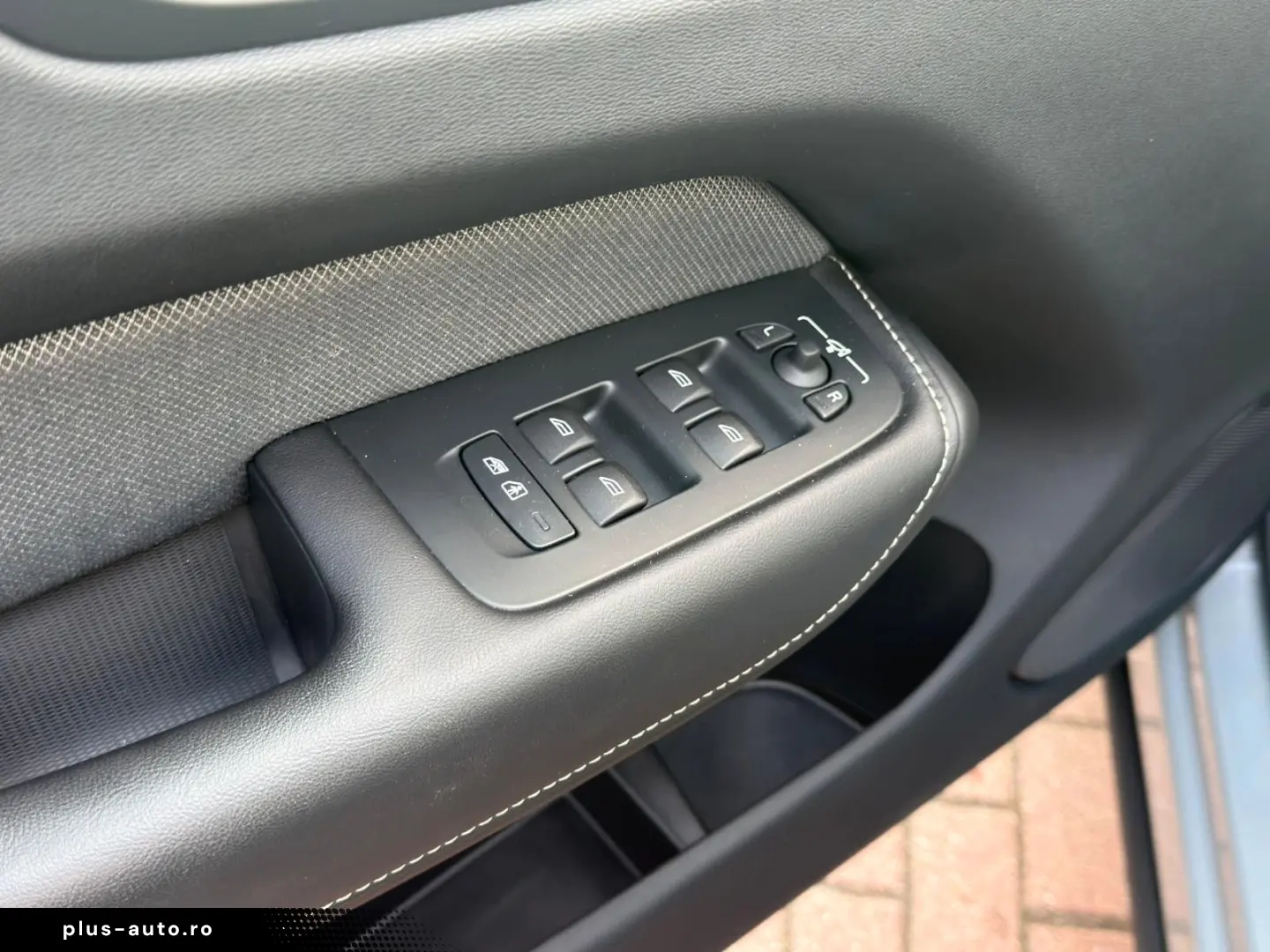 VOLVO XC60 B4D AWD Plus Dark STDHZG 360 ACC