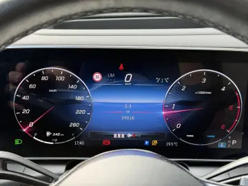 MERCEDES-BENZ GLC 220 d 4MATIC AIRMATIC PANO