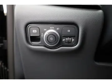 MERCEDES-BENZ V 220 d lang