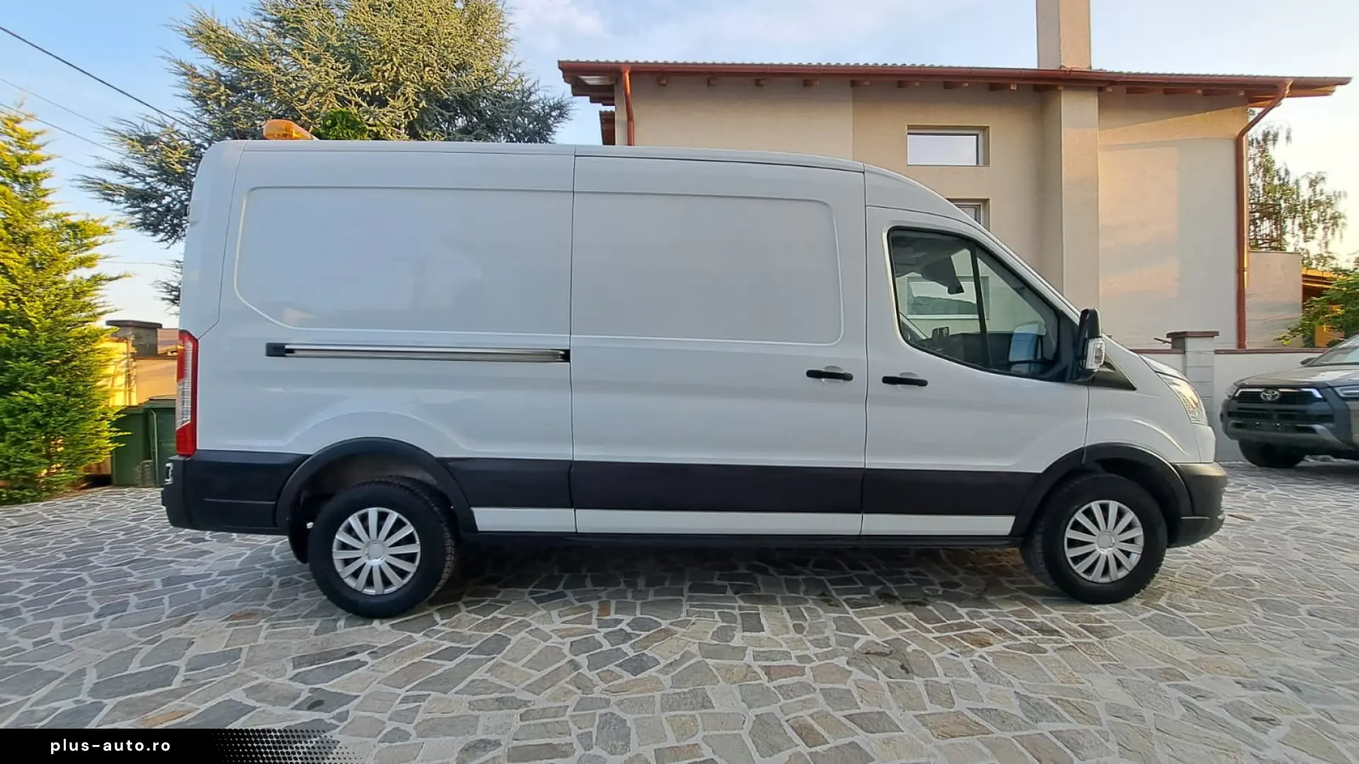 FORD TRANSIT VAN TREND L3H2 FWD