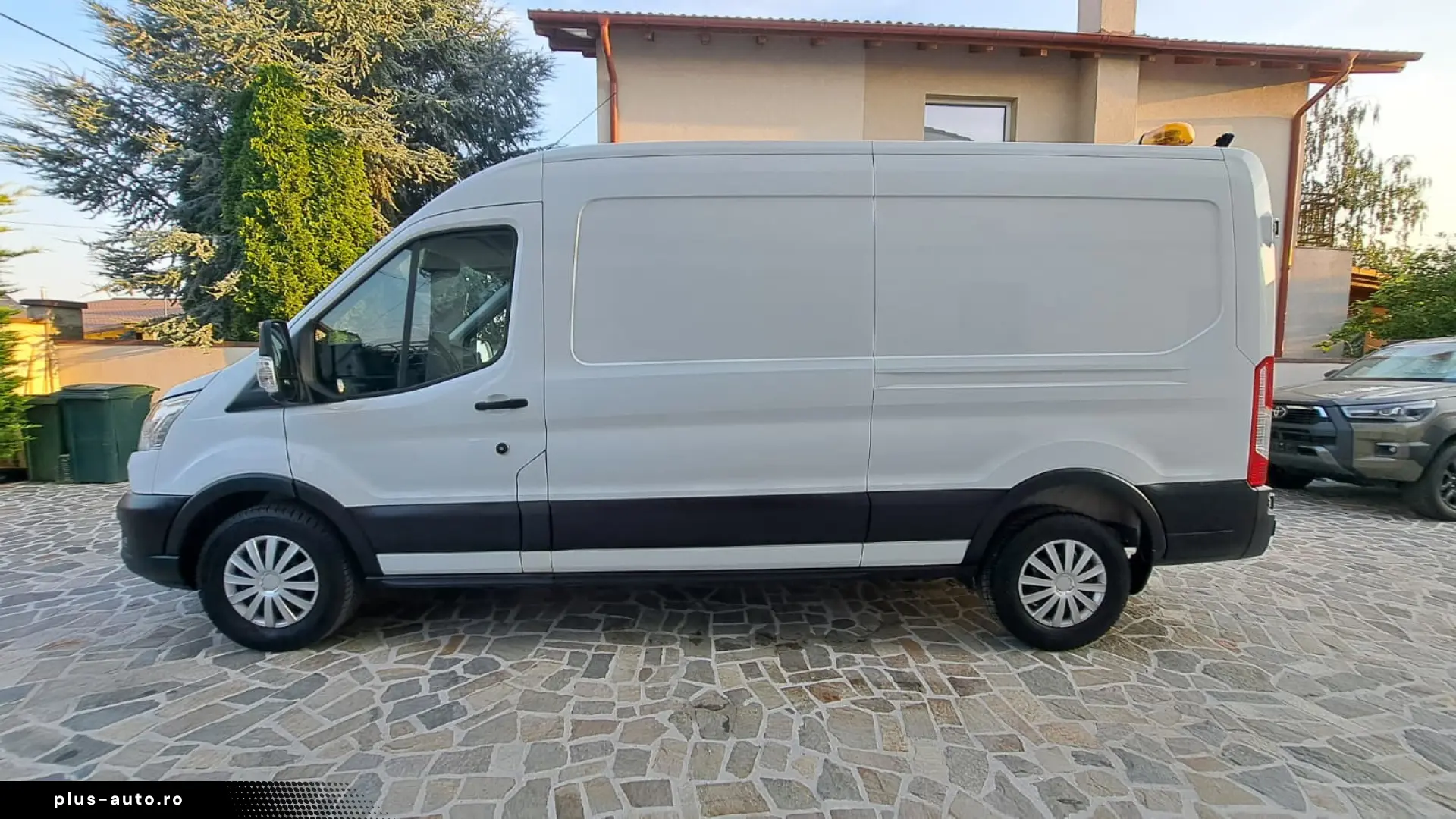 FORD TRANSIT VAN TREND L3H2 FWD